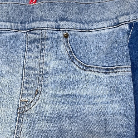 SPANX Jeggings Skinny Jeans Light Wash Blue Denim Size Medium M - Picture 6 of 11